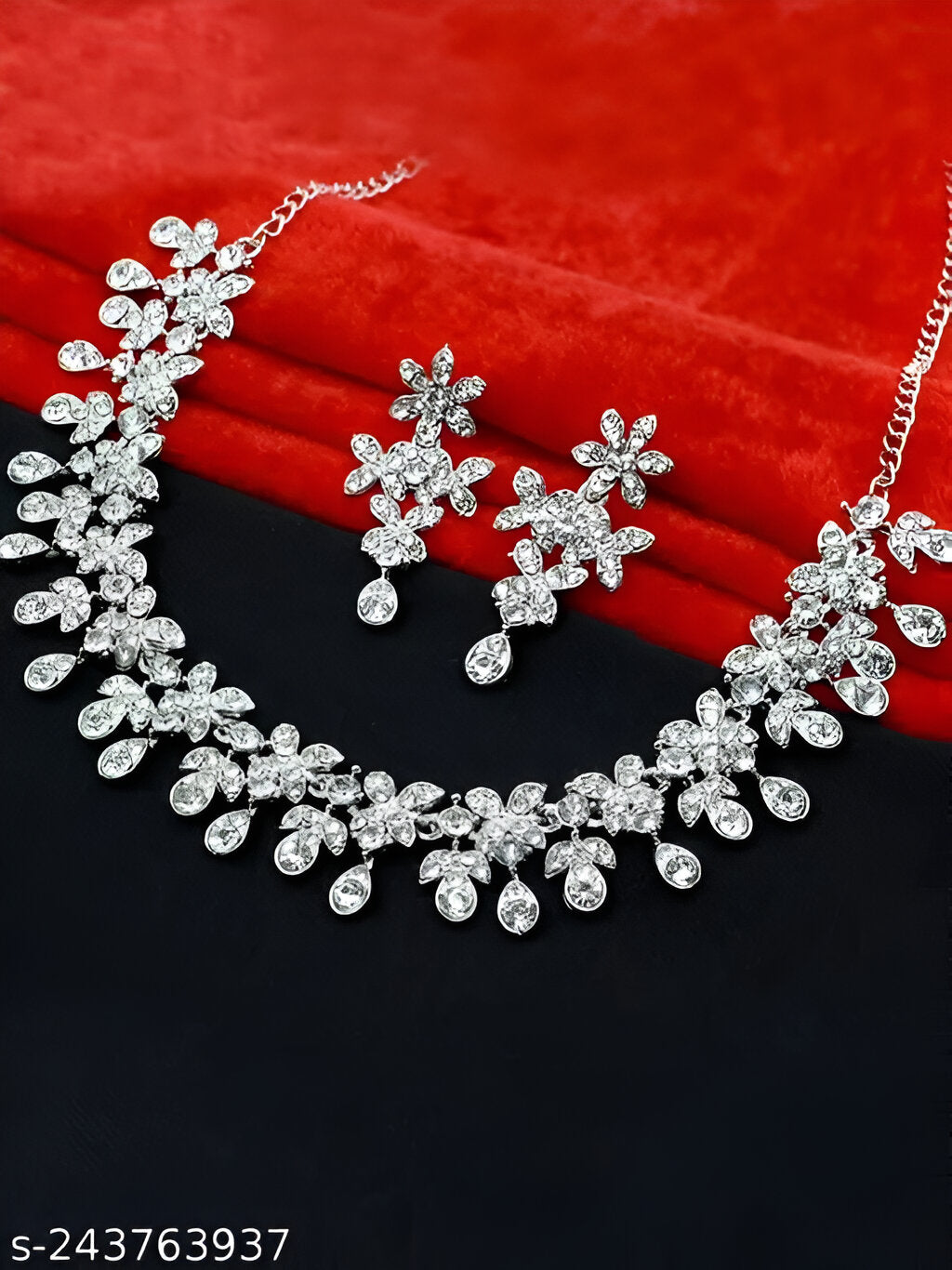 Silver Plated Necklace Set With White American Diamond